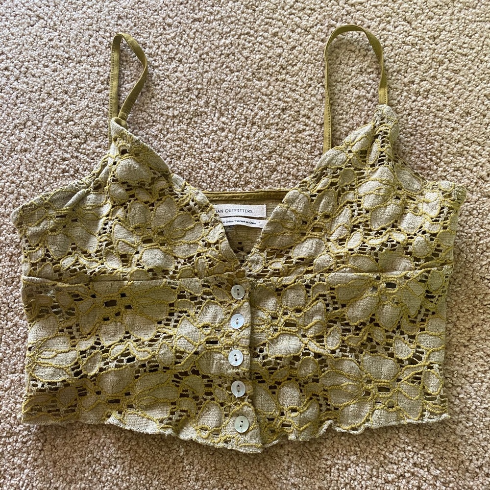 Cropped urban button up top